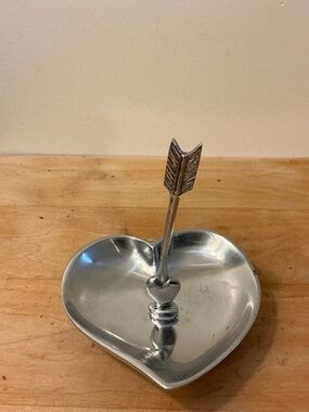 Mariposa Recycled Aluminum Heart Ring/Jewelry Holder